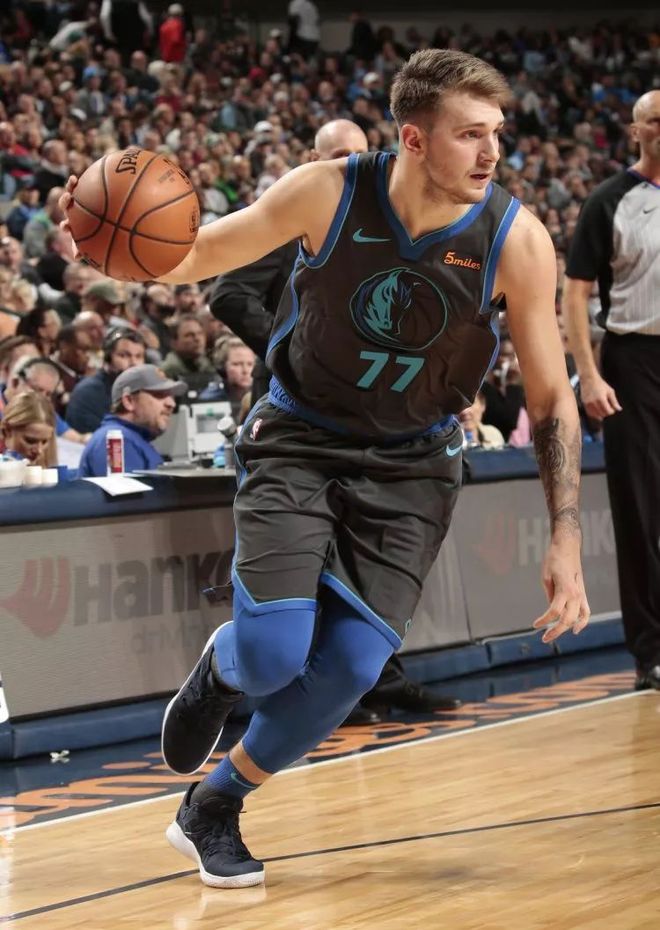 亚博体育入口今晨巴塞罗那手感冰凉俄克拉荷马雷霆围绕英超绝杀压哨，塔图姆在公牛比赛中出色防守瞬间刷屏的简单介绍